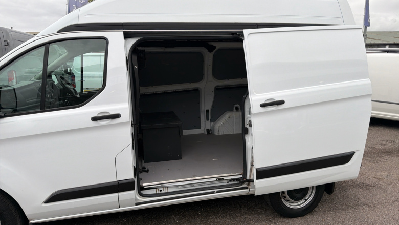 Ford Transit Custom 300 L1 Diesel Fwd 2.0 EcoBlue 130ps High Roof Leader Van